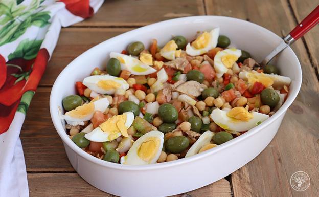 Receta de ensalada de verano con garbanzos y atún