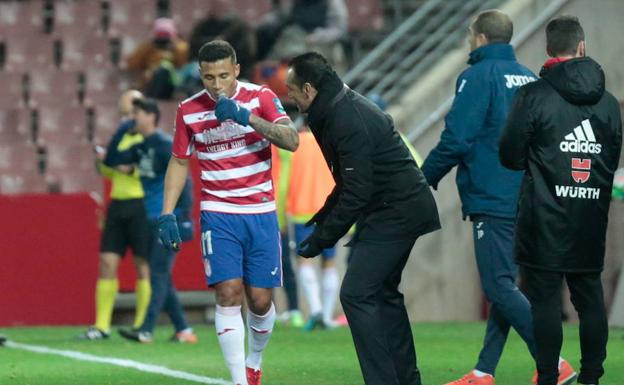 Oltra repite alineación por quinta vez esta temporada