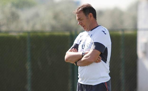 Abel Resino se ofrece al Granada