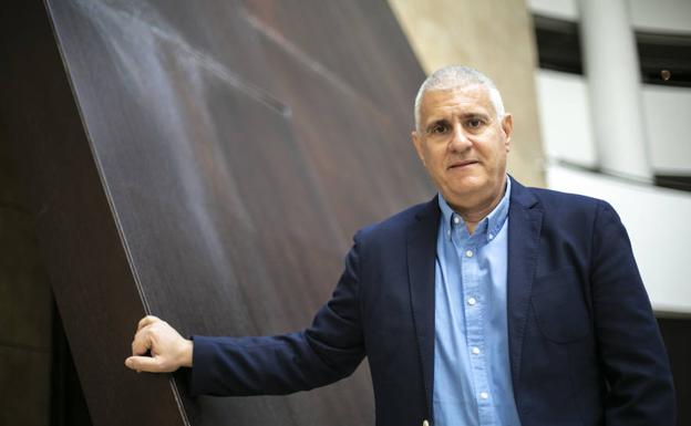 «Descarto que me vaya al Sevilla. Mi responsabilidad es ayudar al Granada a construir una base»