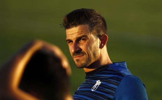 Javi Varas, ofrecido al Olympiacos, según un medio griego