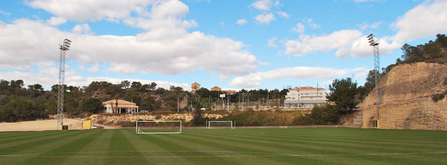 El Granada se aísla ocho días entre campos de golf