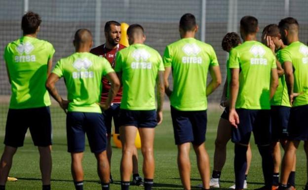 Los canteranos Juancho y Lejárraga, en la primera lista de Diego Martínez con el Granada