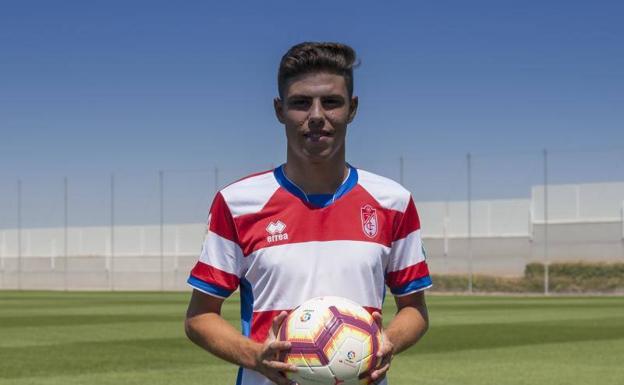 El Granada inscribe en Liga a Pozo