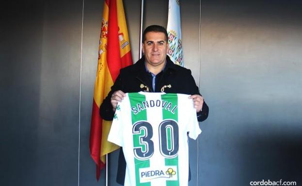 Sandoval cita a Javi Lara y Quim Araujo para el Granada-Córdoba