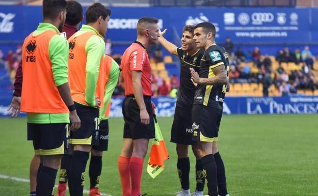 La falta de efectividad y un mal arbitraje, difícil combinación