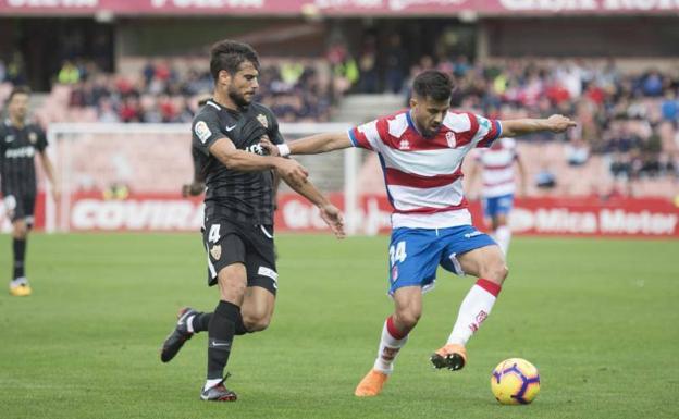 El Málaga dirime hoy si el Granada sigue líder