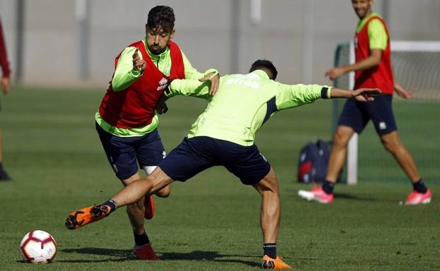 Convocatoria sin sorpresas: Pozo y Vadillo estarán ante el Sporting