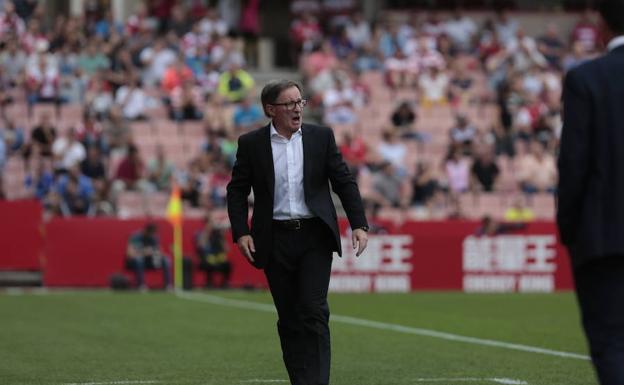 Anquela vuelve a cruzarse en el camino del Granada