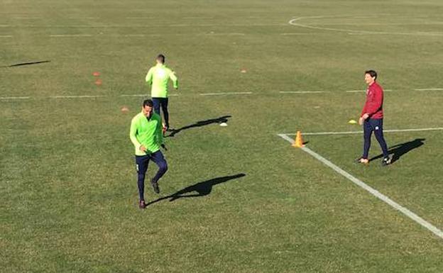 Montoro se ejercita aparte en la sesión de recuperación