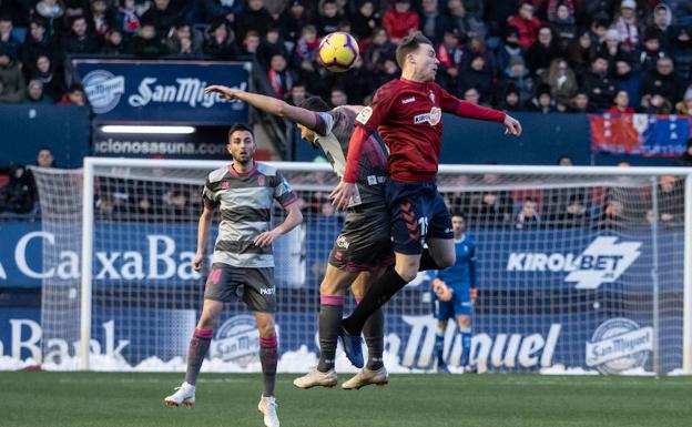 Una pifia abre el muro nazarí y se desploma