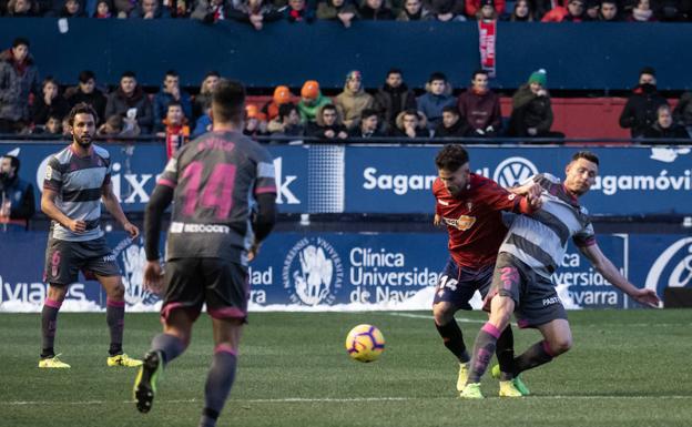 Un error defensivo equivale a una derrota en El Sadar