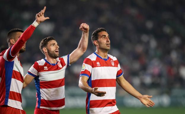 El Granada reacciona y rompe su racha en Córdoba (1-2)