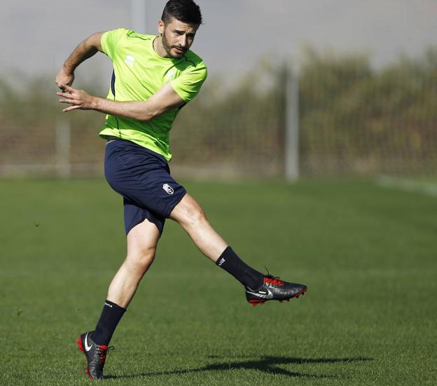 Fran Rico completa el primer entrenamiento de la semana