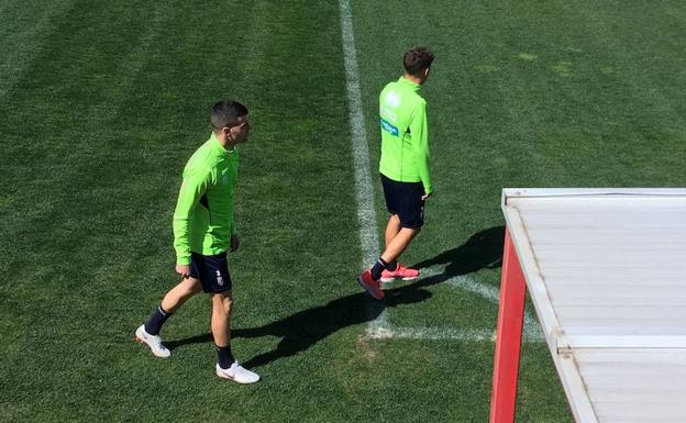 Álex Martínez vuelve a saltar al césped tres meses después