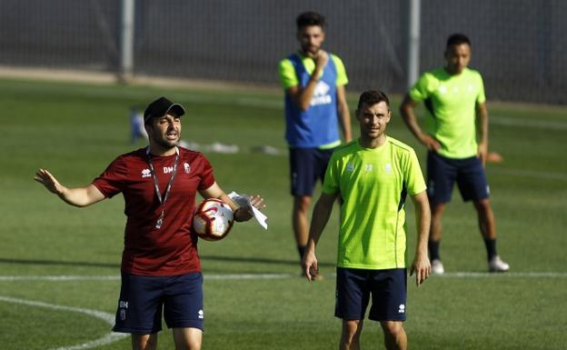 Los lectores de Canal Rojiblanco, partidarios de la pareja Azeez-Alberto Martín