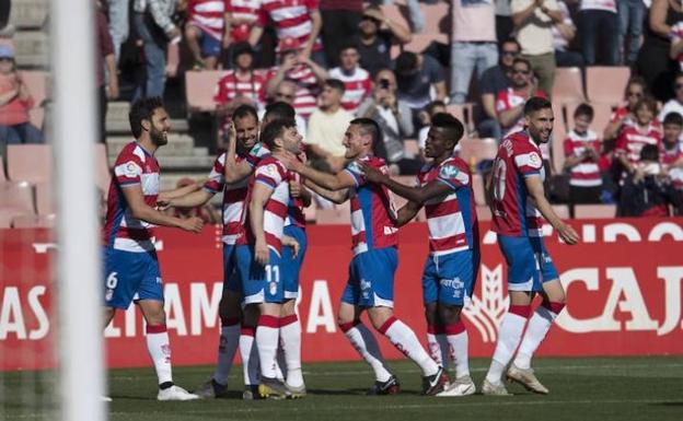 San Emeterio se reafirmó ante el Nástic como el compañero perfecto en el centro