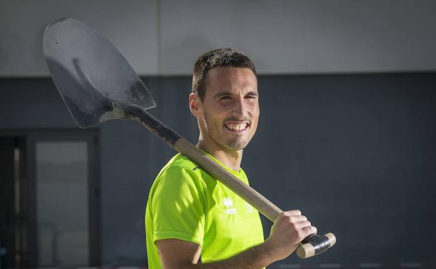 La permanencia del Valladolid deja en papel mojado la opción de compra por San Emeterio