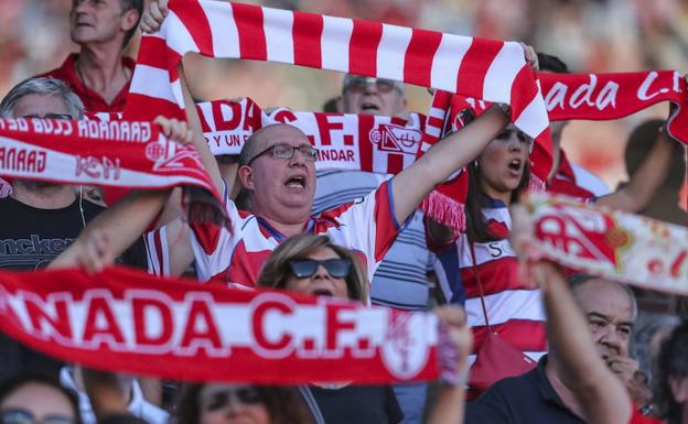 Promoción de entradas más baratas en el Granada CF-Cádiz para llenar Los Cármenes