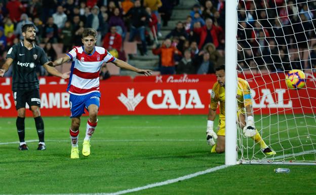 'El Giraldillo' brilló y el equipo siguió intratable en casa