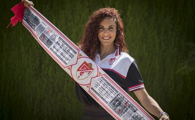 Laura Bueno: «Un ascenso es gloria bendita para Granada»