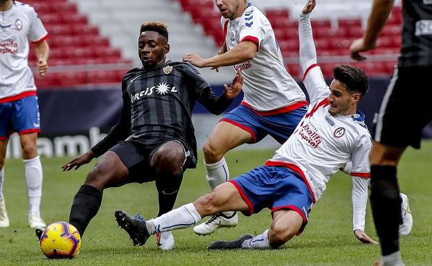 El Granada muestra interés por el medio Yan Eteki y el delantero Cristo González