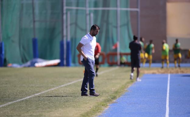 Diego Martínez, preocupado por «el riesgo de lesión por el mal estado del terreno de juego»