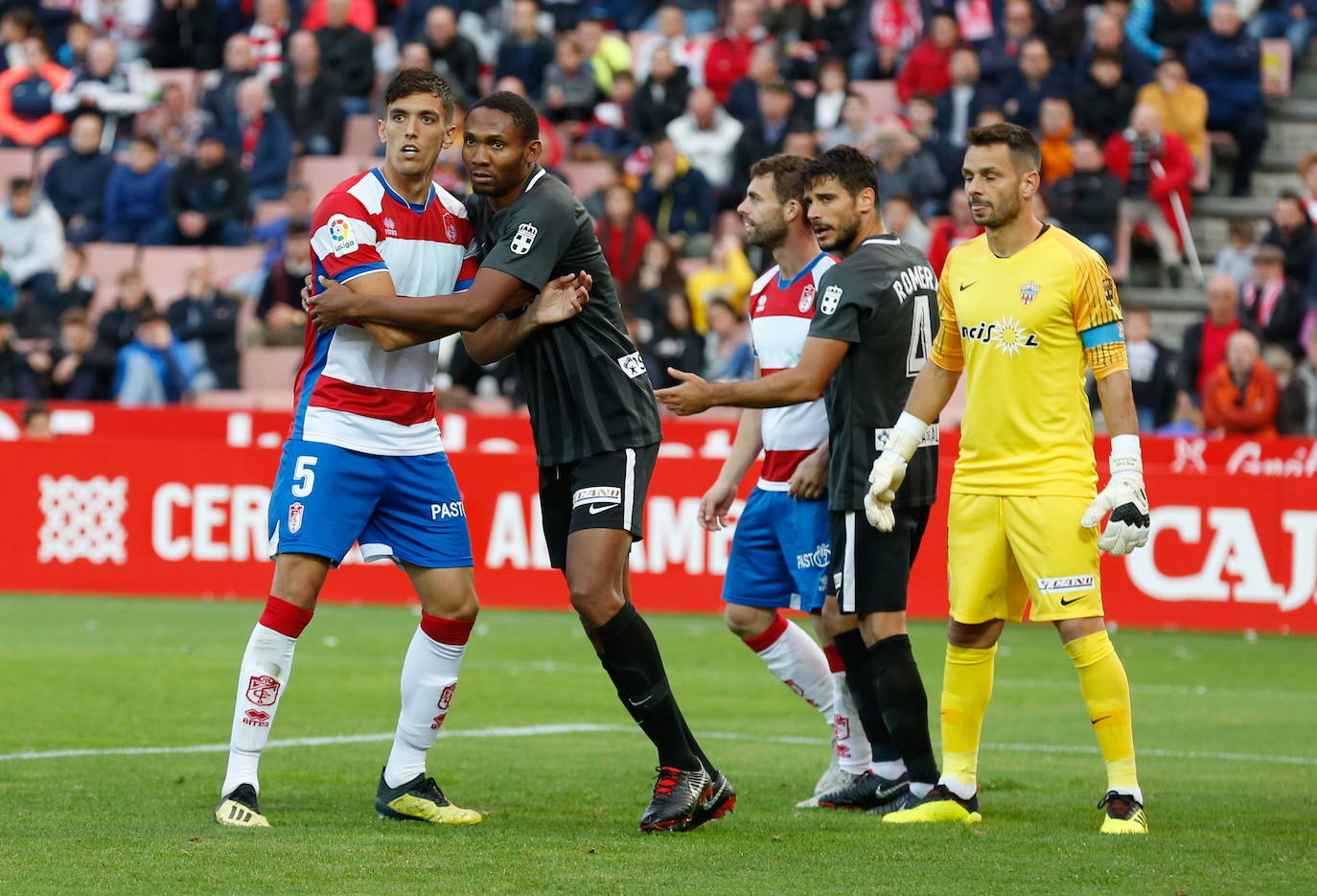 Martínez ya; Carlos Fernández, a la espera