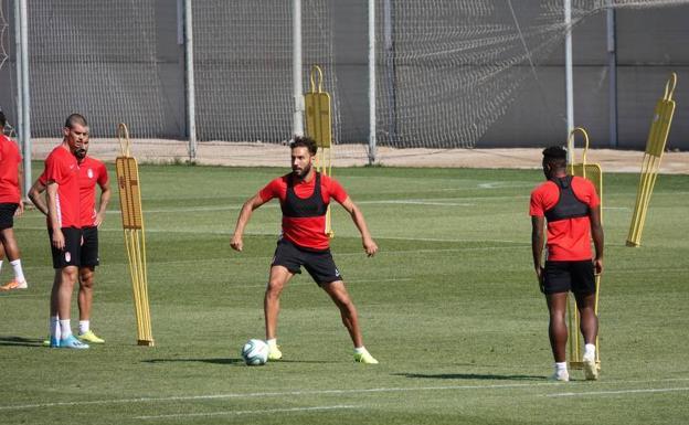 El entrenador del Granada se lleva 19 jugadores a Villarreal