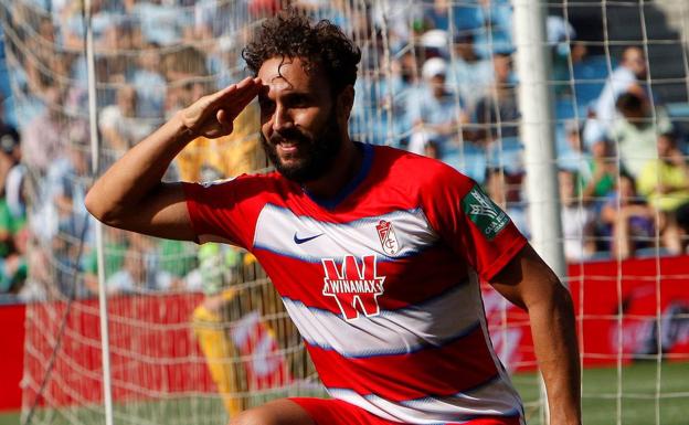 Germán adelantó al Granada con un cabezazo imperial