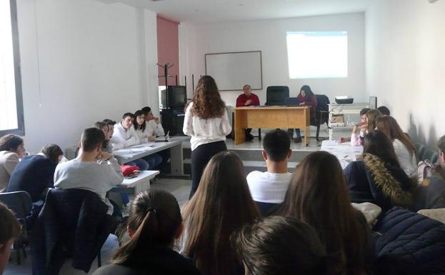 La Biblioteca de Guadix, sede de la semifinal del II Encuentro de Debates