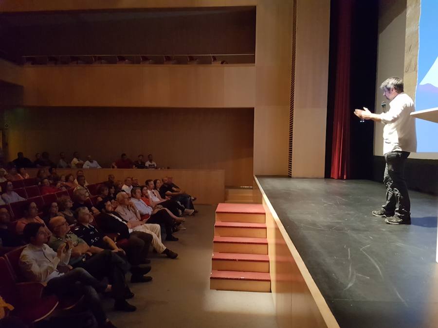 El Geoparque se acerca a la población en una amena presentación de ámbito comarcal
