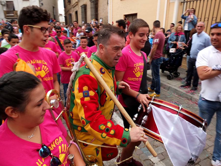 El Cascamorras Infantil inunda de color las calles de Guadix en una carrera multitudinaria