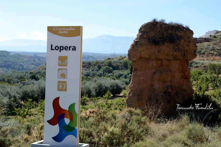 Pepe Tomás Rojas expone 'Lopera, vida de un pueblo en la pared'