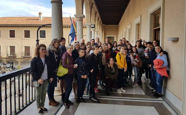 El CPR 'Marquesado' de Alquife visita el Ayuntamiento de Guadix