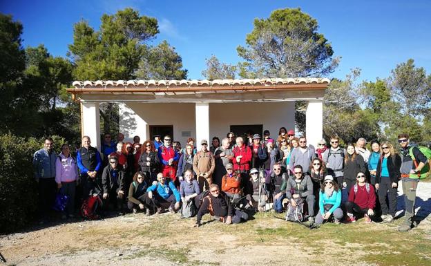 El Club Alpino Universitario recorre el Monte Pajarillo y Vereda de Trancamulas en Bácor-Olivar