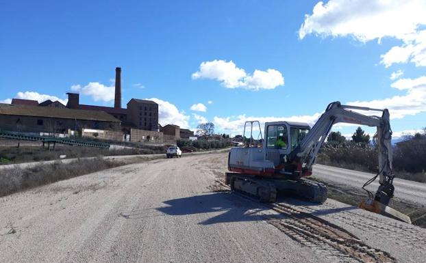 La subdelegada celebra la reactivación de las obras para suprimir el paso a nivel de Benalúa