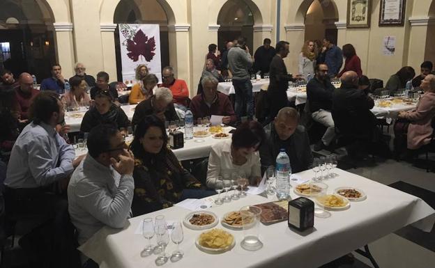 Primavera y Vino calienta motores con una exitosa cata dirigida