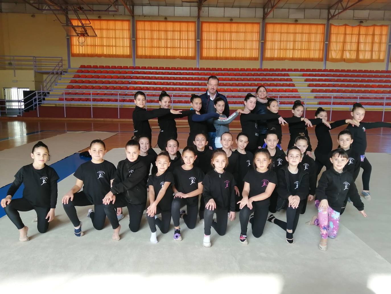 El Ayuntamiento de Guadix colabora en la concentración previa a la competición y convivencia deportiva de equipos de gimnasia estética organizado por el club Beatriz Danzing