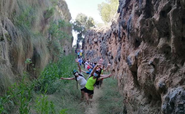 Una treintena de jóvenes participan en la actividad de multiaventura organizada por la concejalía de Juventud del Ayuntamiento de Guadix