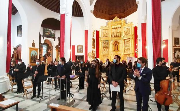 'Un canto de esperanza', emotivo homenaje a las víctimas del Covid-19 en Guadix