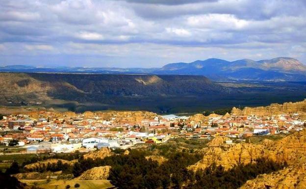 Los positivos entre jóvenes disparan los contagios en Purullena: «No tienen miedo al virus»