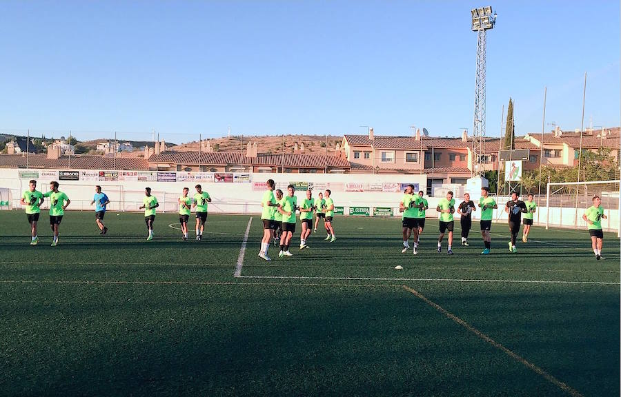 El CD Huétor Vega se estrena este sábado contra el Loja en Las Viñas