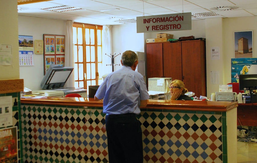 El Ayuntamiento de Huétor Vega contratará a 14 personas con la bolsa contra la exclusión social