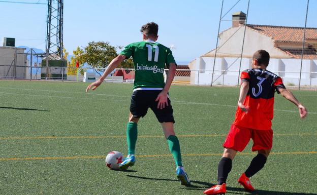 El CD Huétor Vega acaba la primera vuelta a salvo