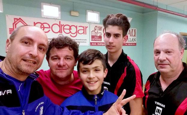 Los chicos del Huétor Vega-Pinturas Alhambra ascienden a Súper División Andaluza