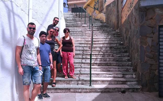 IU de Huétor Vega pide remodelar las escaleras de la calle Navarros