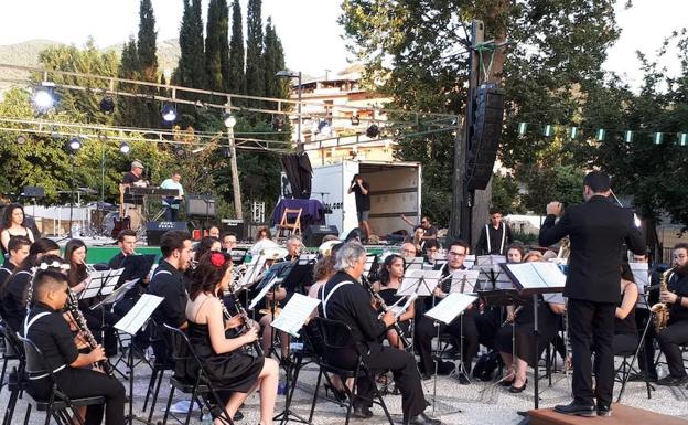 Mil personas disfrutan del tercer Encuentro de Músicos de Monachil