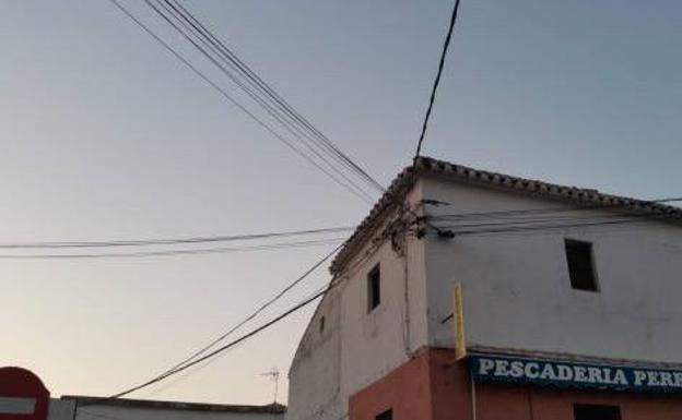 El PSOE promueve un plan para soterrar el tendido eléctrico en Huétor Vega