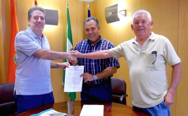 El Ayuntamiento aumenta su apoyo al CD Huétor Vega